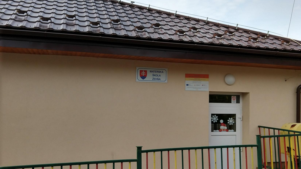 Materská škola budova, oplotenie dvora  Materská škola budova, oplotenie dvora